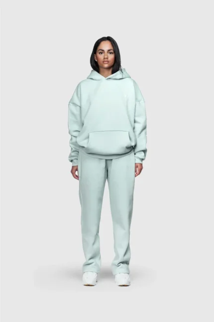 45Keys Basics Snowflake Hoodie Front Women Fullbody Web 5357